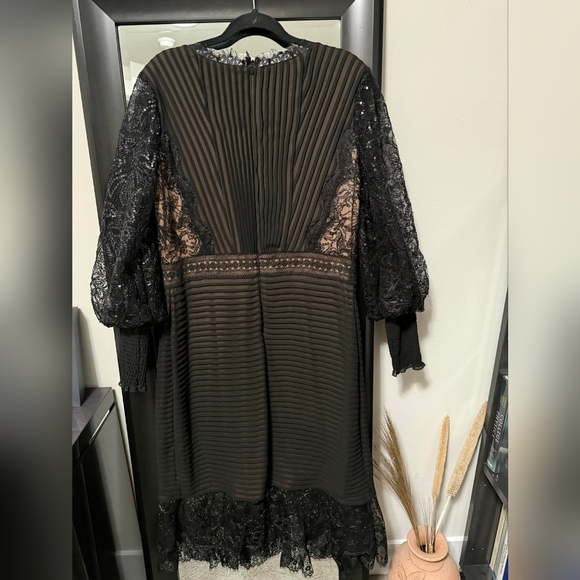 Tadashi Shoji Nyssa floral-lace dress - Picture 9 of 9